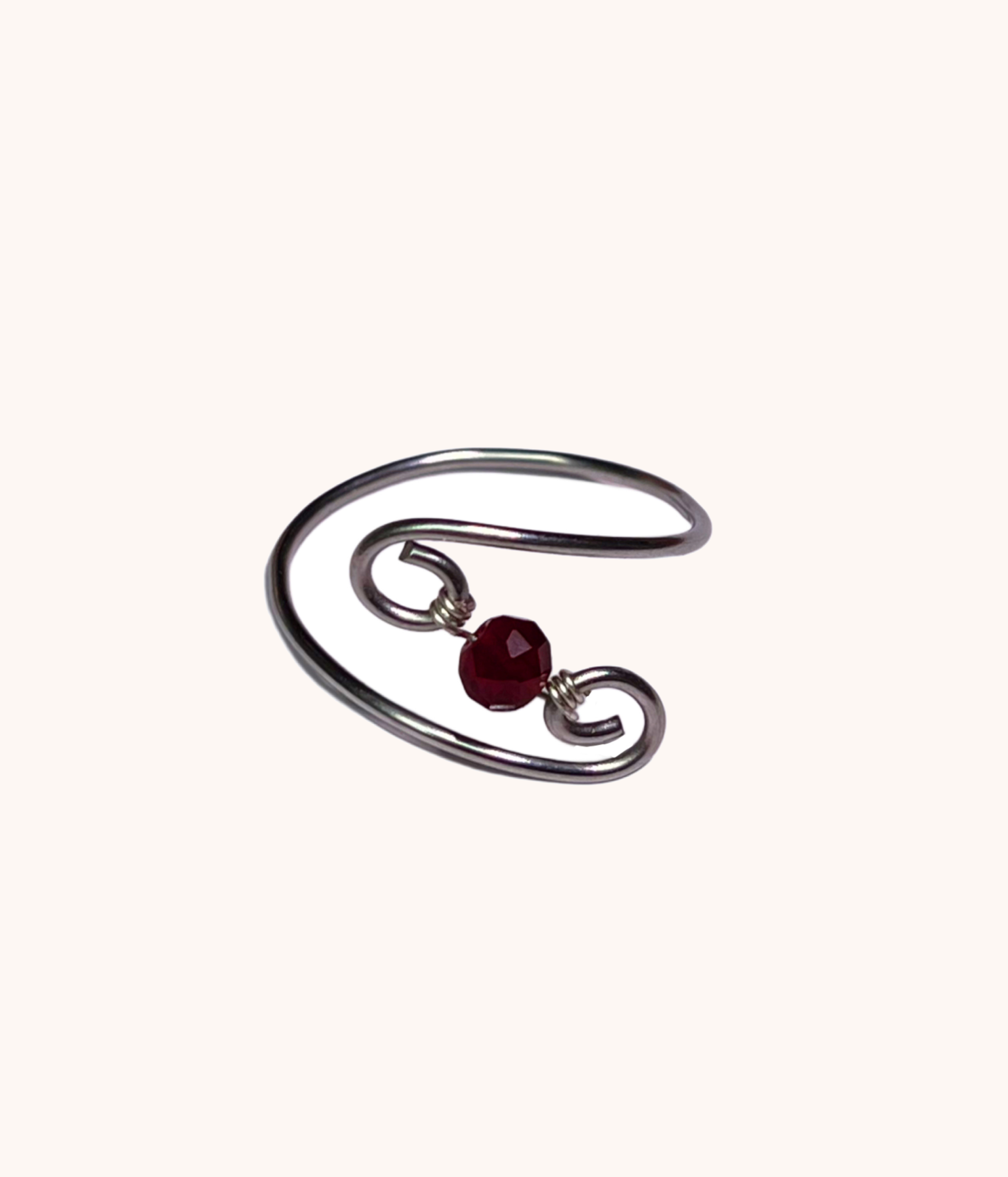 Roter Perlenring